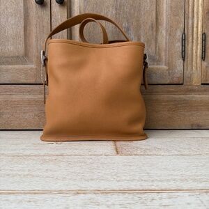 Coach Vintage Legacy Anna Tan Leather 6010 Shoulder Bag